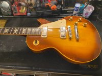LesPaulDeluxe02.jpg